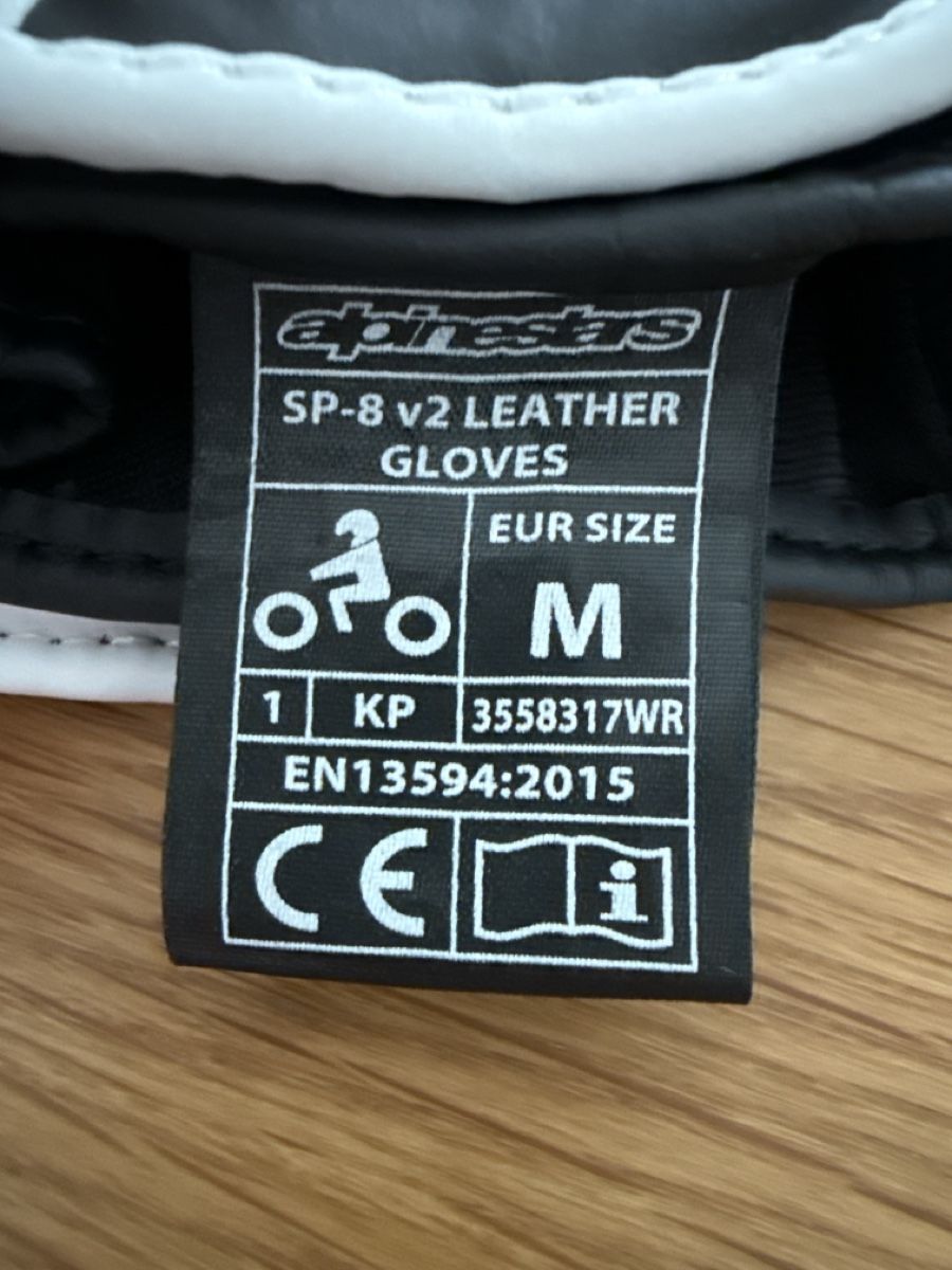 Handschuhe & Handstulpen: Motorradhandschuhe Alpinestars SP-8 V2, Gr. M – Neu (gemäss Beschreibung) aus Zürich von brizer 1