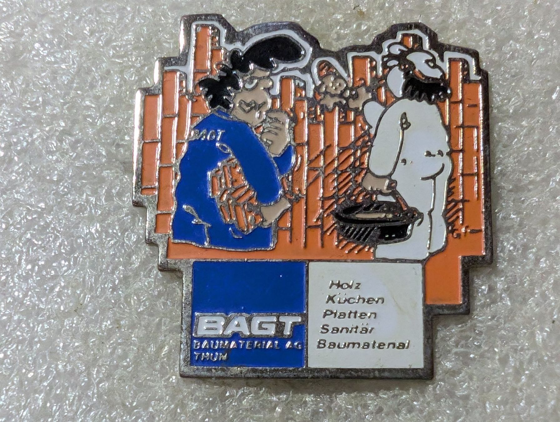 Placchette & Badge: Ansteckpin 143: Bagt – Usato da Oppligen venduto da Pin-Fall-Shop