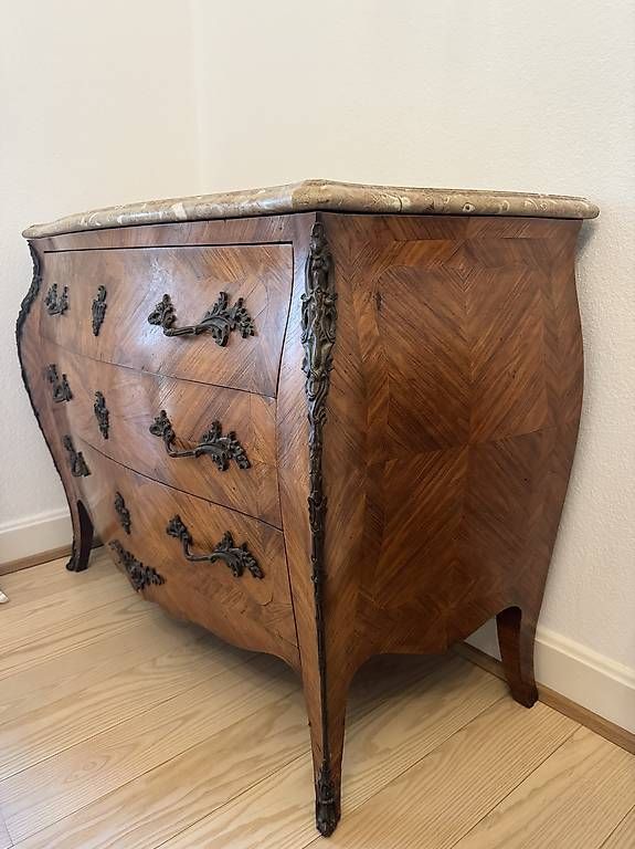 Commodes: Antike Rokoko-Kommode mit Marmorplatte  – D'occasion à Basel par KAFD 4