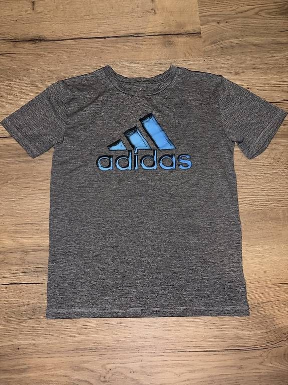 Kleiderpakete & -sets: Adidas Set – Gebraucht aus Therwil von for_zh9f 2