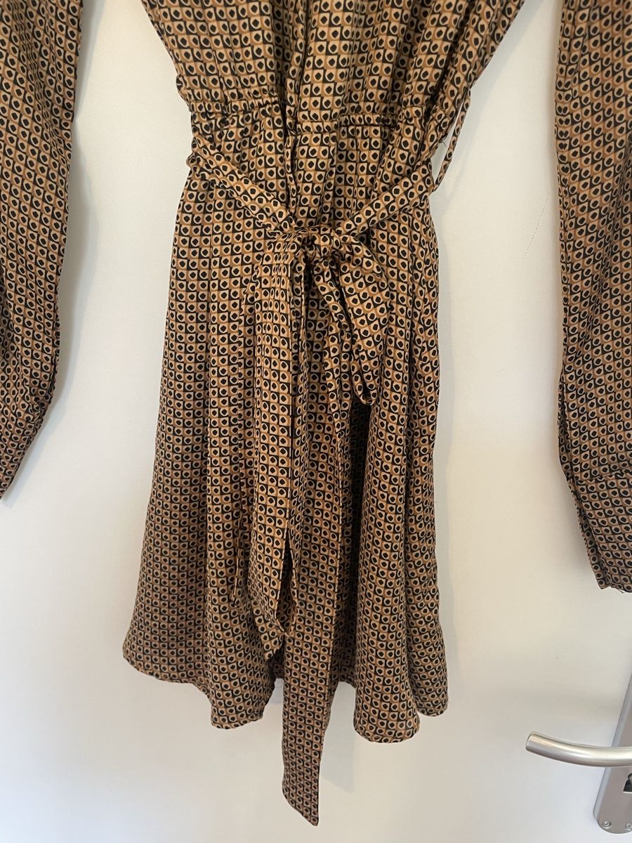 Zara Vestiti: Stylish Zara Patterned Dress – Nuovo (secondo la descrizione) da Roche VD venduto da closetcleanse 2