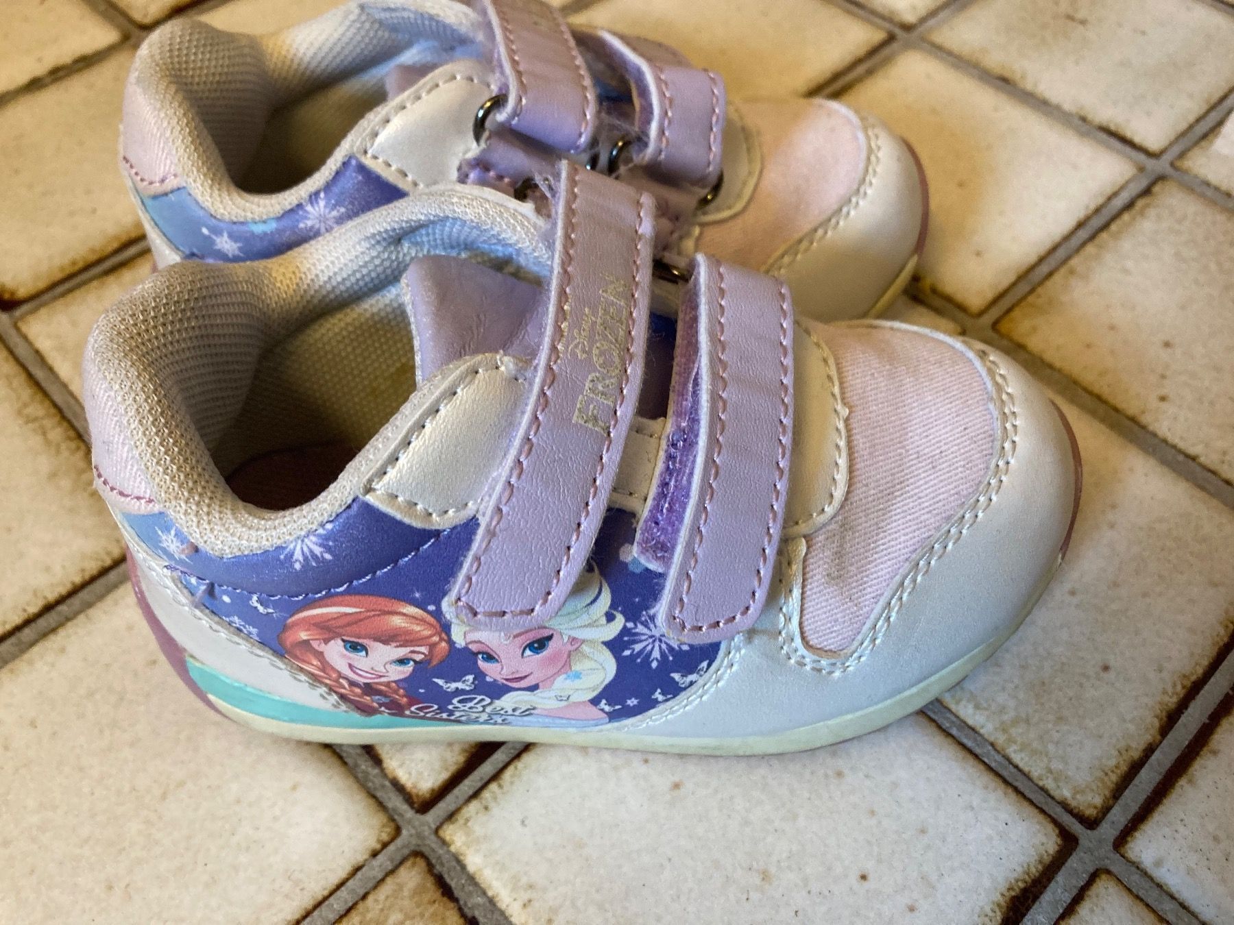 Scarpe per ragazzi: Anna und Elsa Babyschuhe Gr. 22 – Usato da Emmenbrücke venduto da JJ_89 3