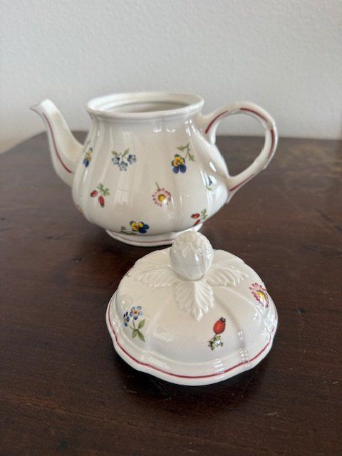Villeroy & Boch Teekannen: Petite Fleur Teekanne - Villeroy & Boch – Gebraucht aus Luzern von lrobert 1