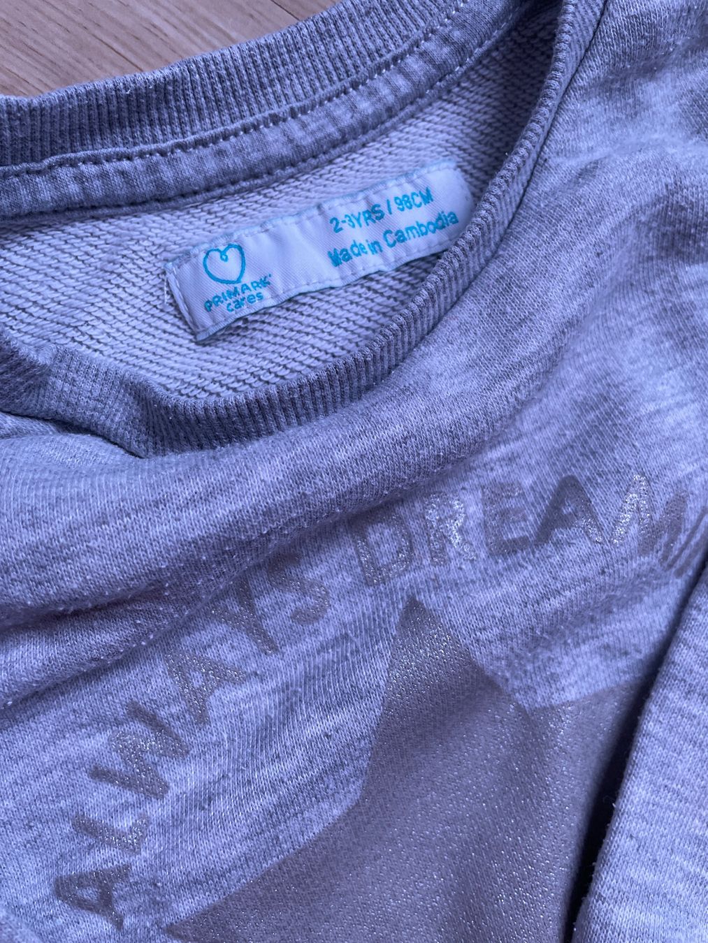 Primark Pulls & Sweat-shirts: Pullover Regenbogen, grau, Grösse 98, top! – D'occasion à Himmelried par kern.marko 2