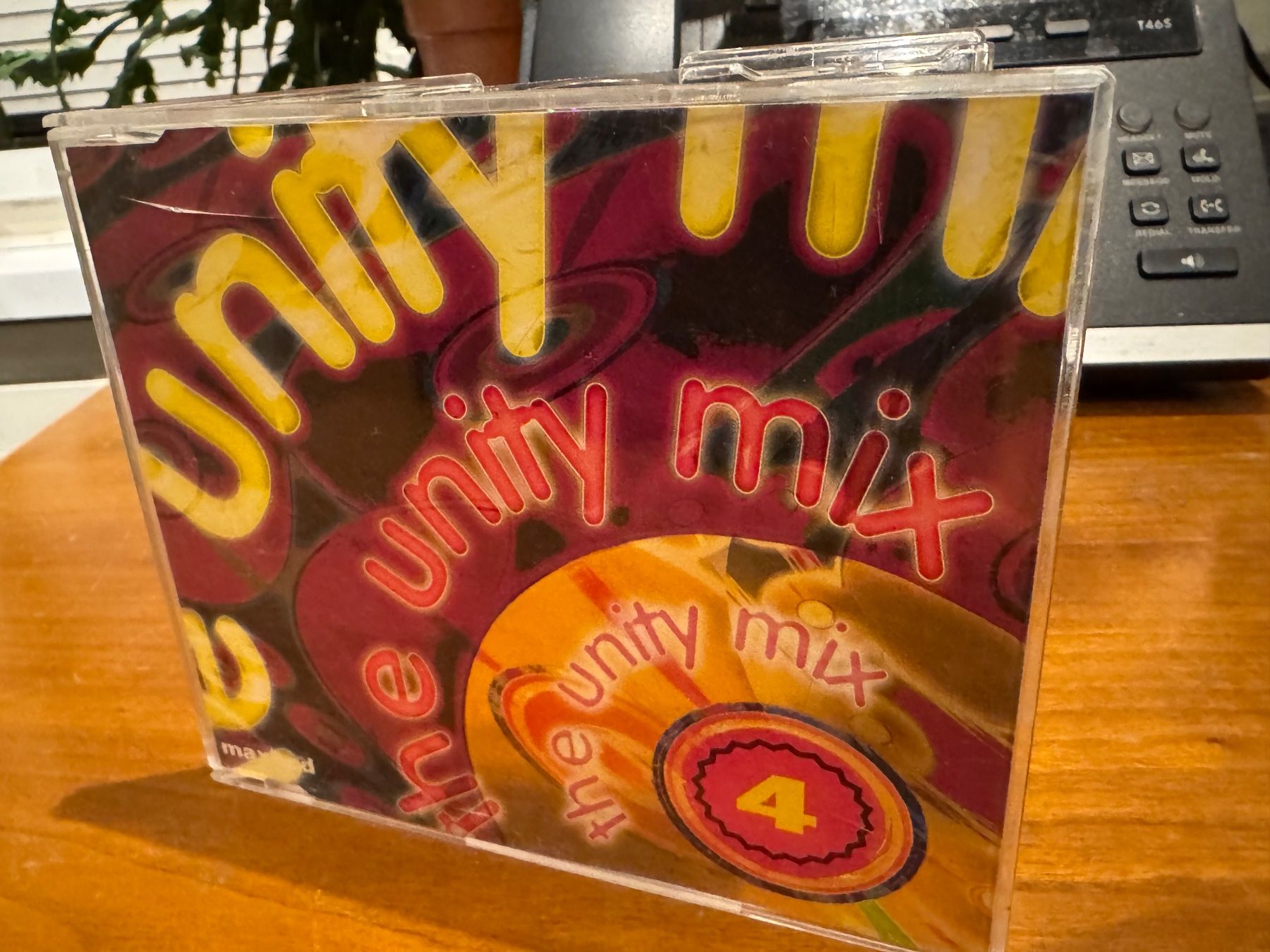 CD: The Unity Mixers - The Unity Mix 4 - HF41A – Nuovo (secondo la descrizione) da Küsnacht ZH venduto da swisssales.net