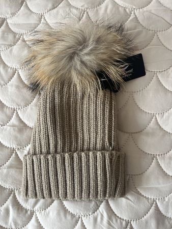 Warme Wintermuetze mit Echtfellbommel, neu!