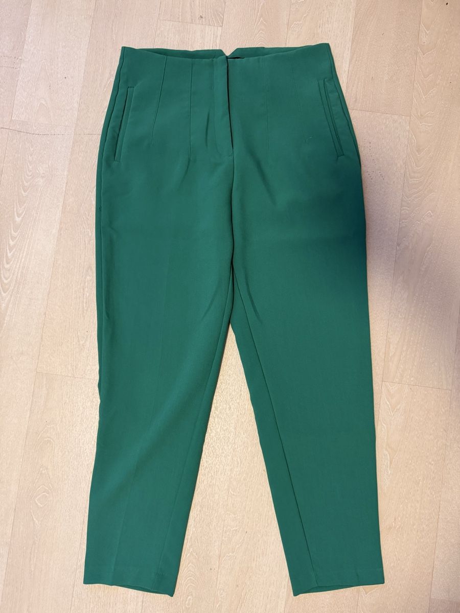 Pantalons: 2 Hosen M/L – Neuf (Voir description) à Bönigen par nay_w9nv