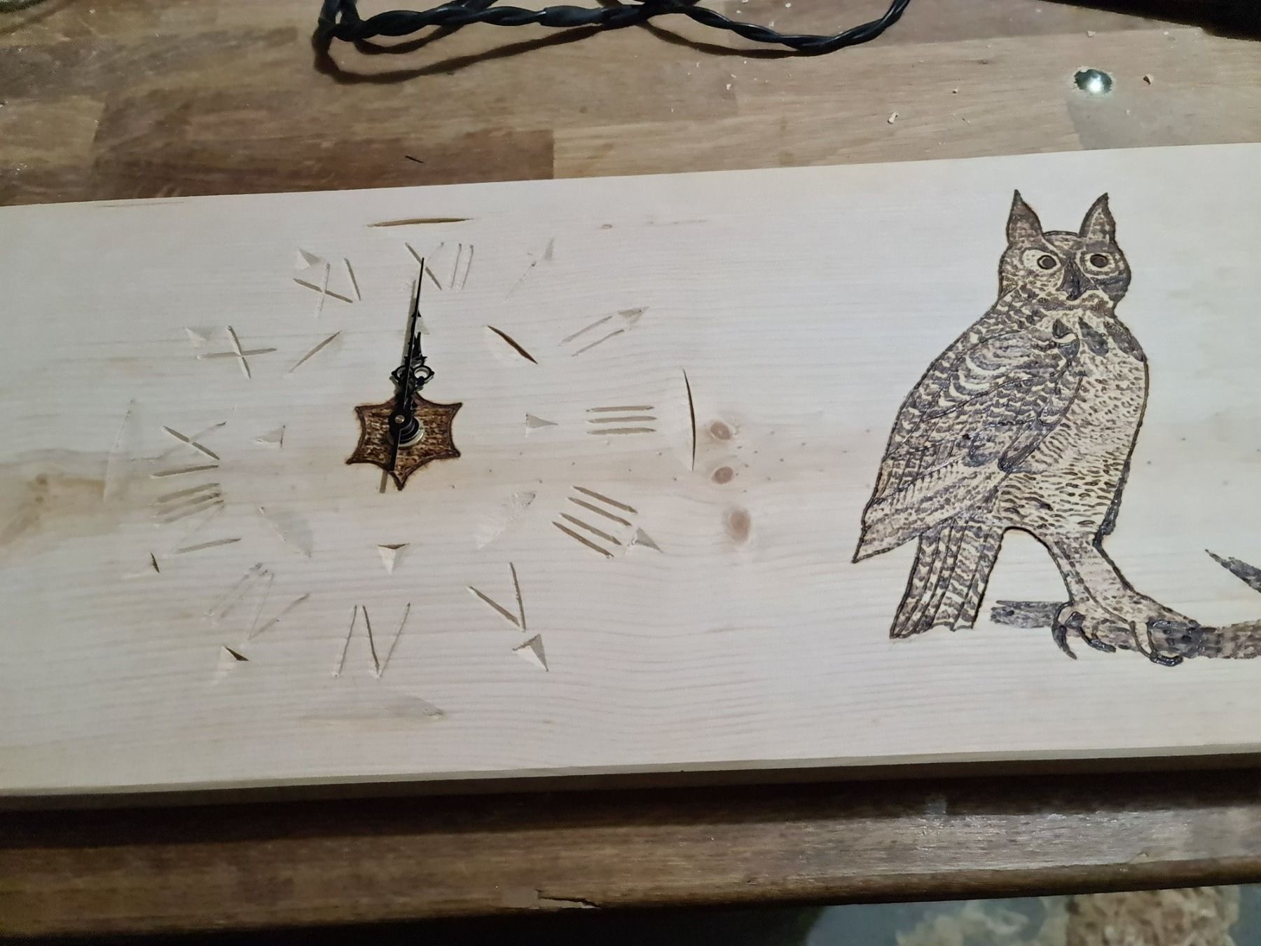 Articoli in legno: Arvenholzuhr eule – Nuovo (secondo la descrizione) da Siebnen venduto da Holzwork75