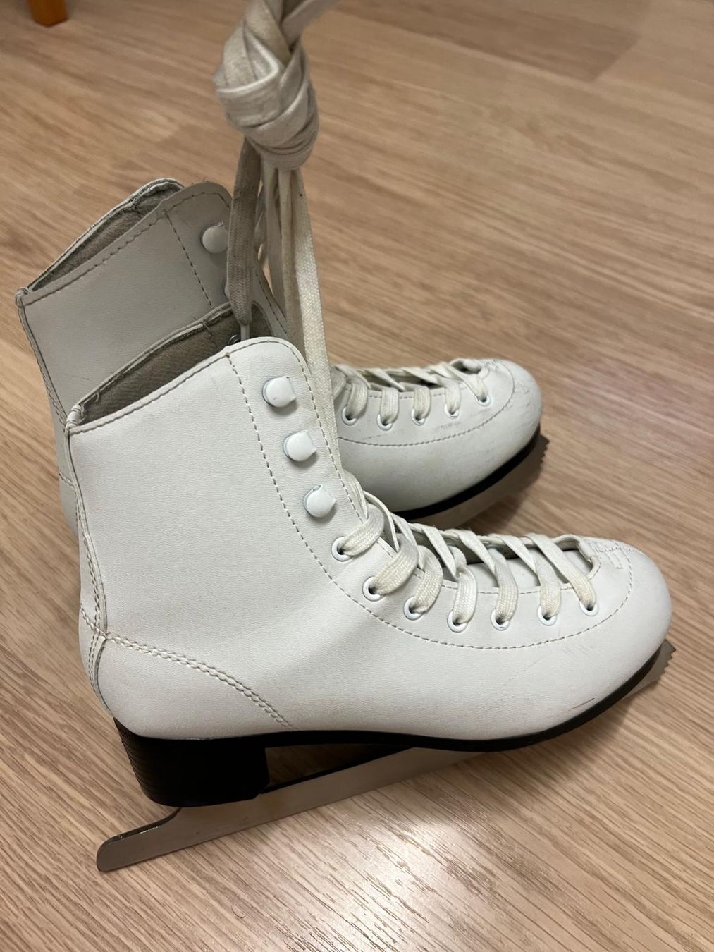 Schlittschuhe: Eiskunstlaufschuhe weiss Grösse 37/38 – Gebraucht aus Sargans von magico_lazio 2
