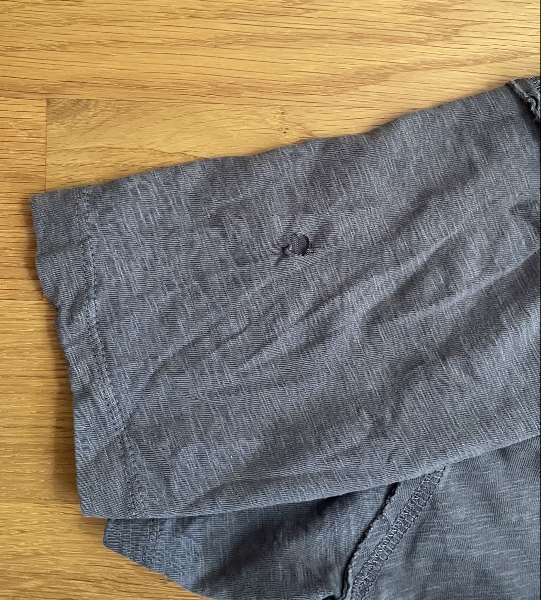 H&M T-shirts: LOGG T-Shirt Adventure – D'occasion à Himmelried par Lucas1212 5