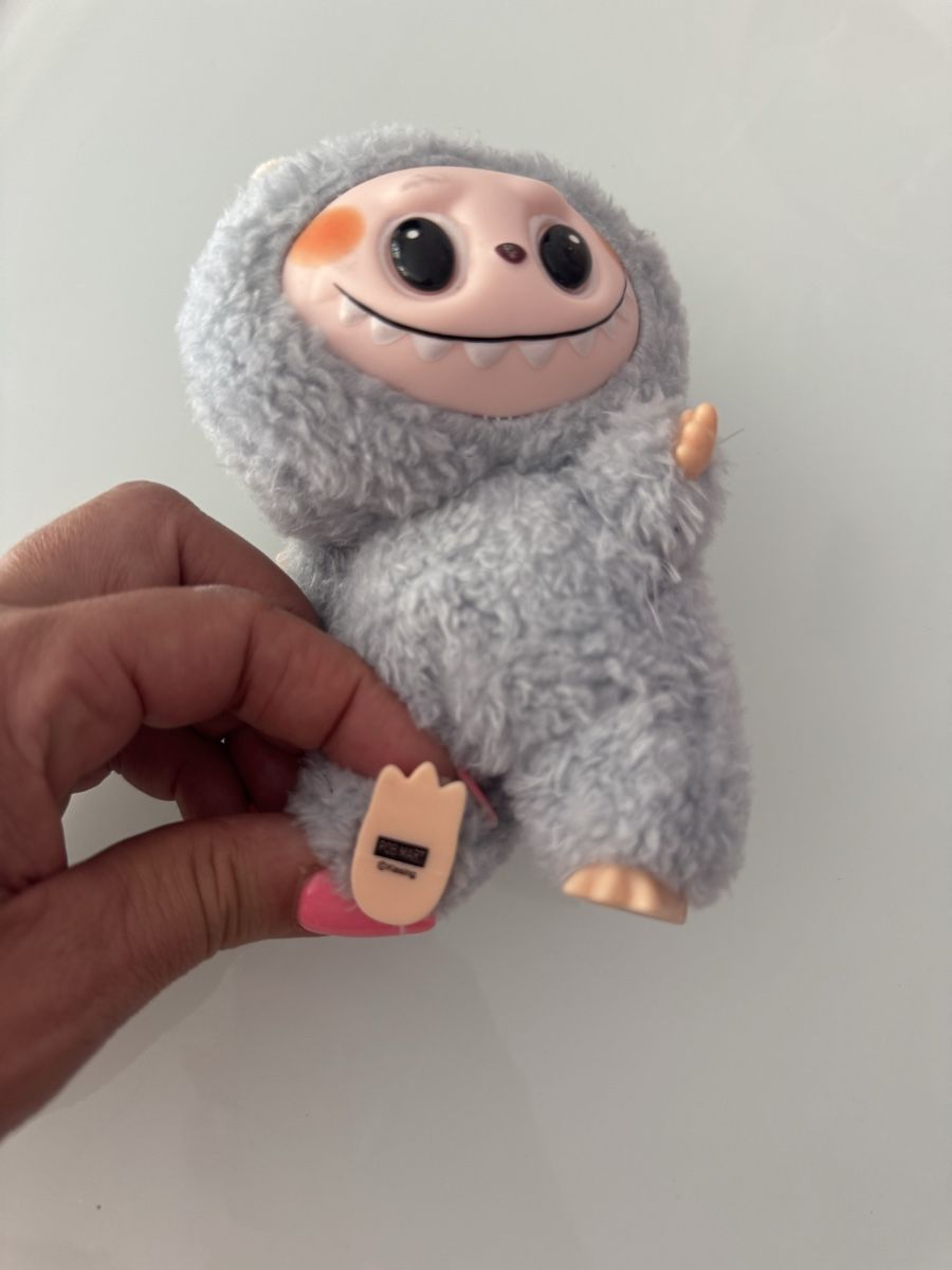 Spielzeuge: POP MART Labubu THE MONSTER  – Gebraucht aus chur von merygori 2