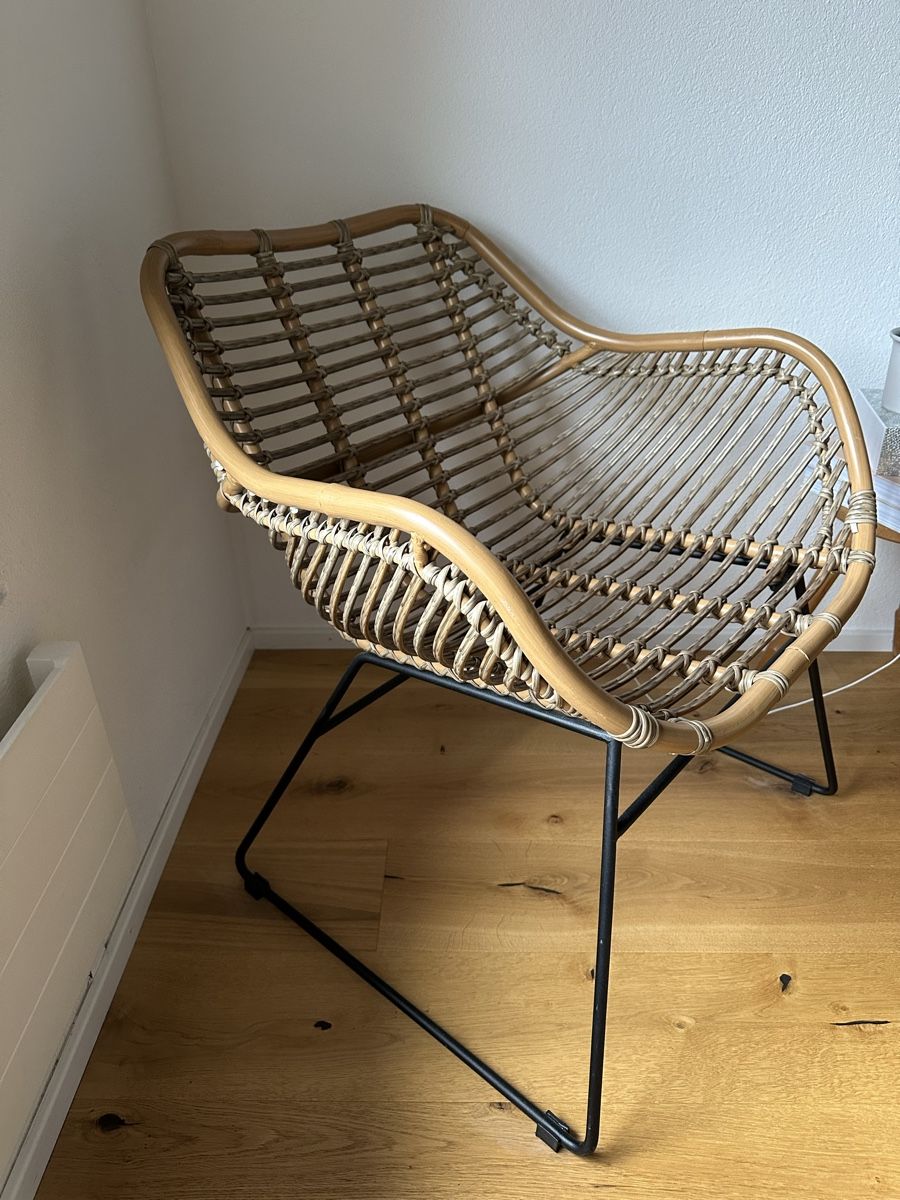 Poltrone: Rattansessel mit schwarzem Metallgestell – Usato da Bern venduto da vib. 2