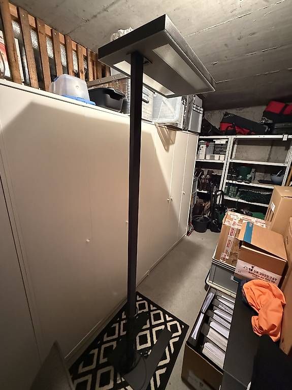 Lampadari & plafoniere: Büro Deckenfluter – Usato da Triesen venduto da yas_bmn6