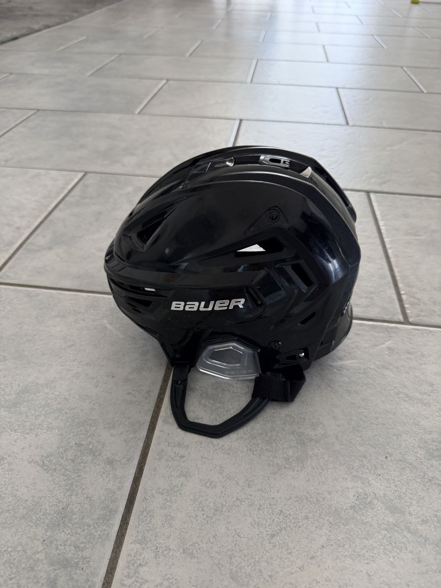 Bauer Caschi: Bauer Reakt 150 Eishockeyhelm Grösse S – Usato da Gränichen venduto da swisscardcollector