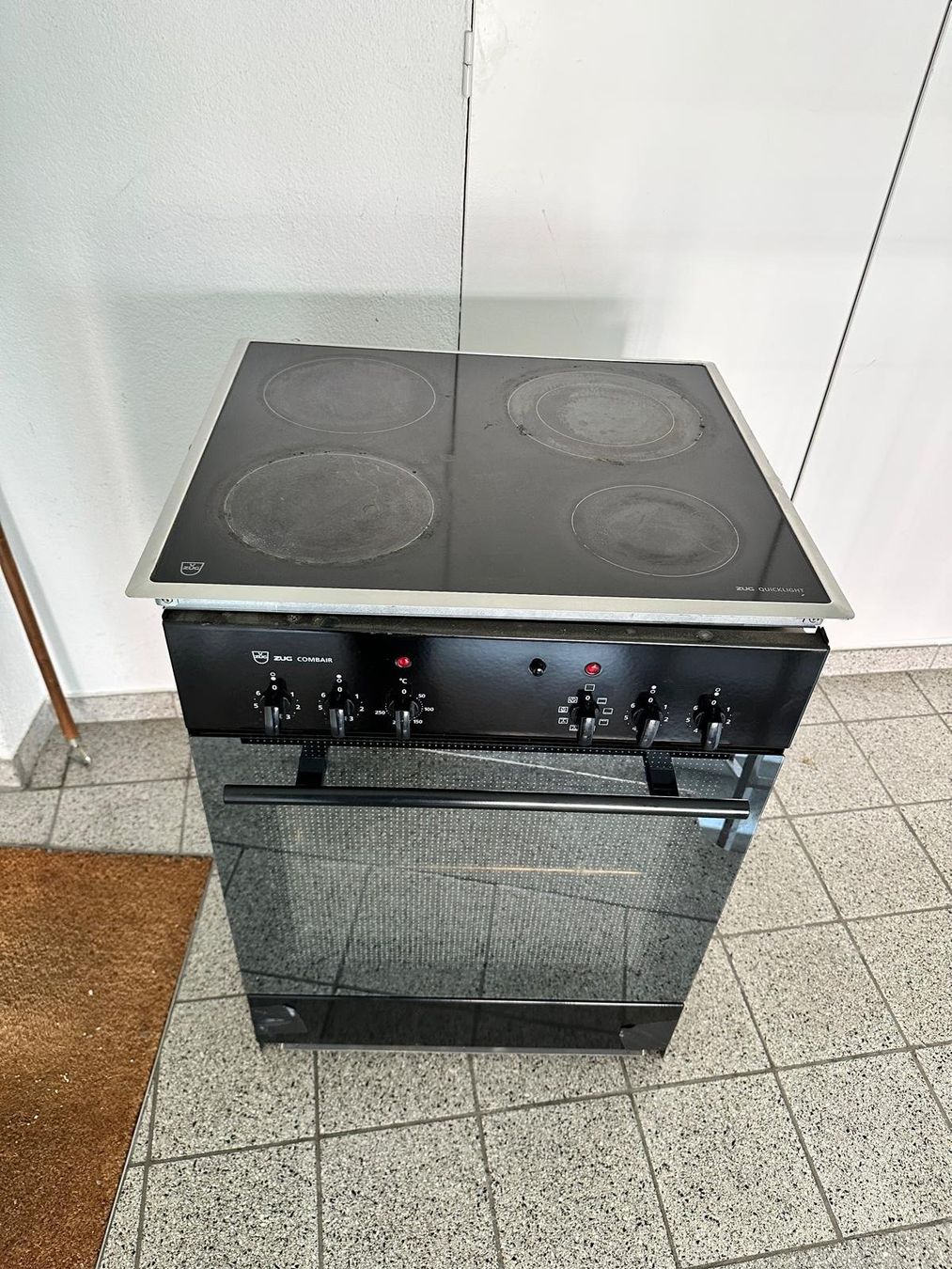 V-Zug Forni: Backofen mit Glaskeramik V-ZUG – Usato da Spreitenbach venduto da Space_X 3