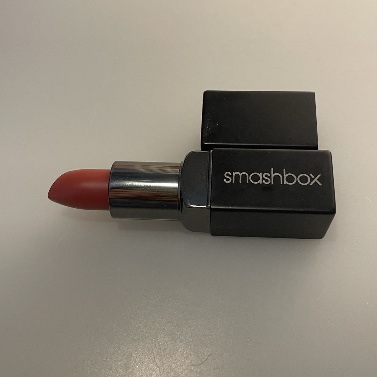 Make-up: Smashbox Lippenstift Legendary, Farbe First Time – Usato da Bellach venduto da Lapislazuli_blues 1