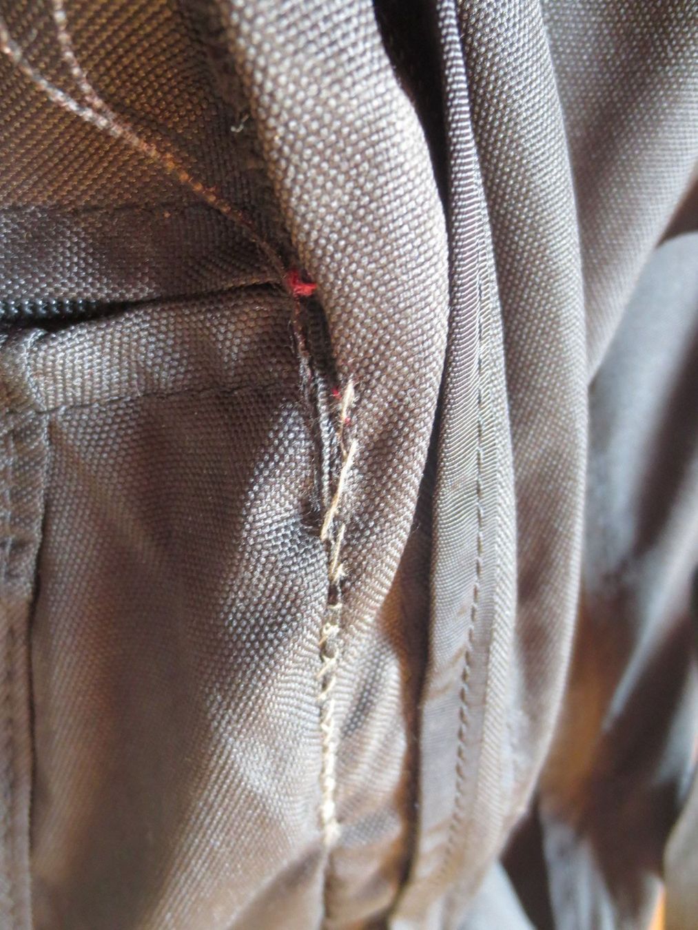 Zaini: Rucksack u.Tragetasche mit klei.Rucksack – Usato da Männedorf venduto da Livingston 4
