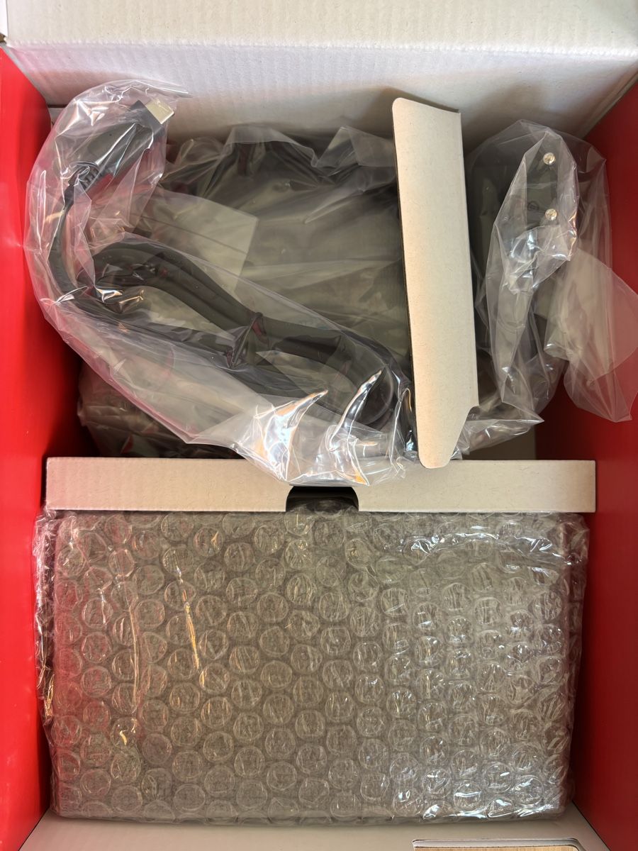 Nintendo Console: Nintendo Switch OLED Rot/Blau NEU & versiegelt + OVP + Games – Nuovo e nell'imballaggio originale da Wangen ZH venduto da cri_rnp9 3
