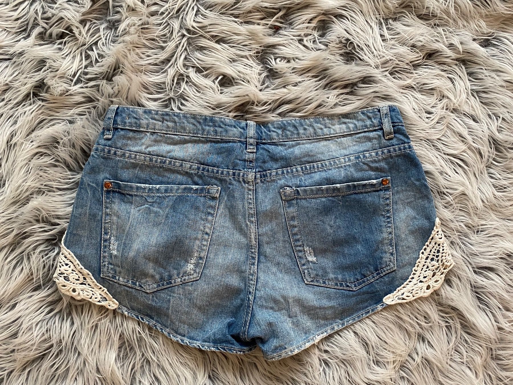 Zara Hosen: ZARA Jeans Shorts, Gr.36 – Gebraucht aus Vezia von luce2011 2