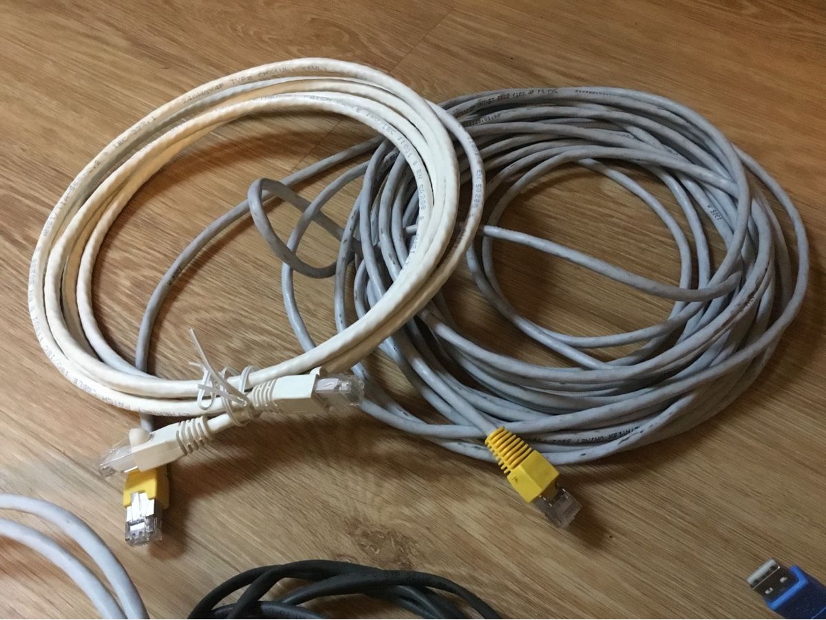 Kabel: Diverse Computer Kabel – Gebraucht aus Schlieren von Jeajet 3