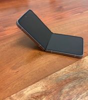 Samsung Galaxy Z Flip 6