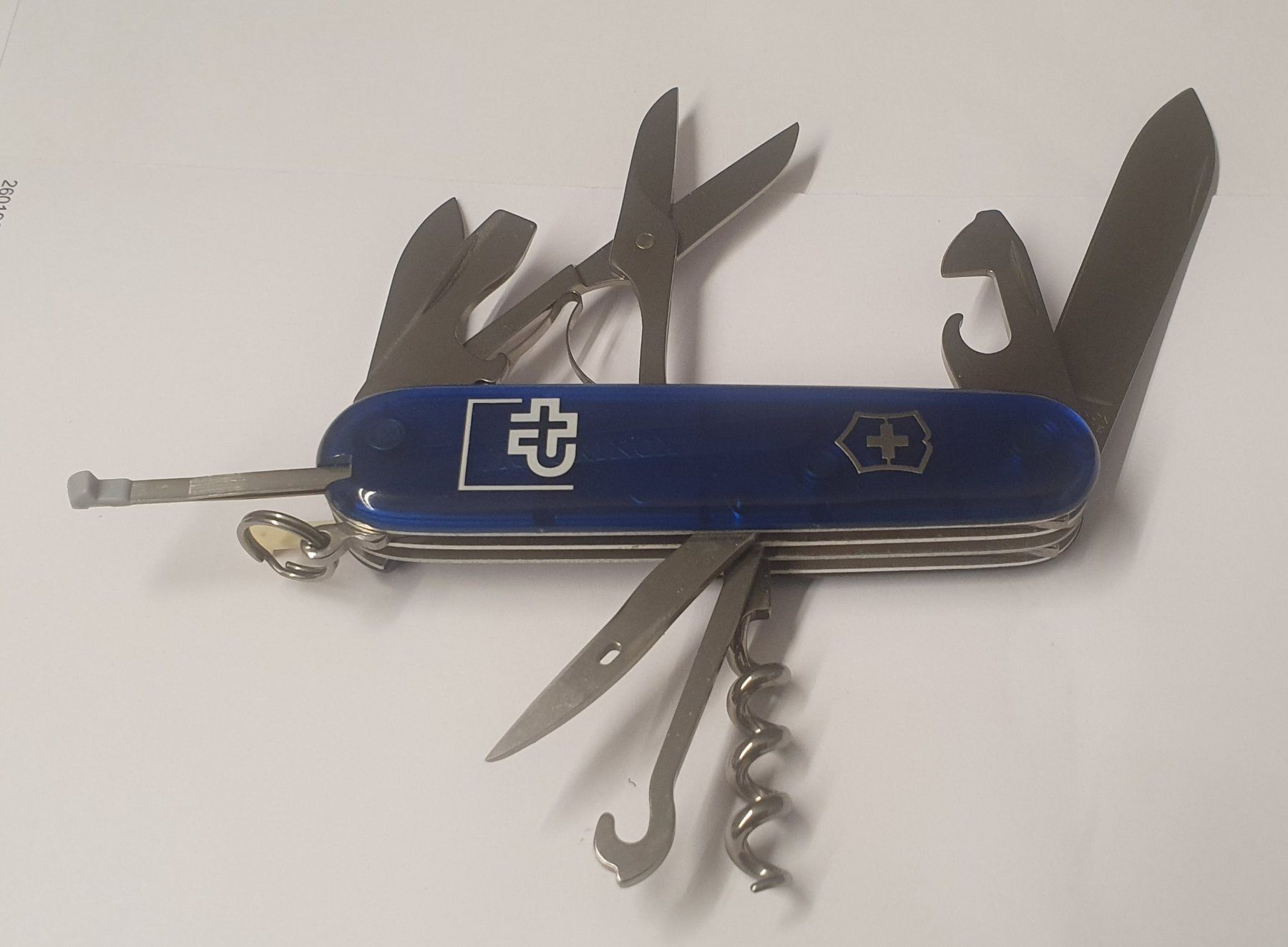 Victorinox Coltelli tascabile: 3 Victorinox Sackmesser mit Logo – Nuovo (secondo la descrizione) da Härkingen venduto da MarianneSi 2