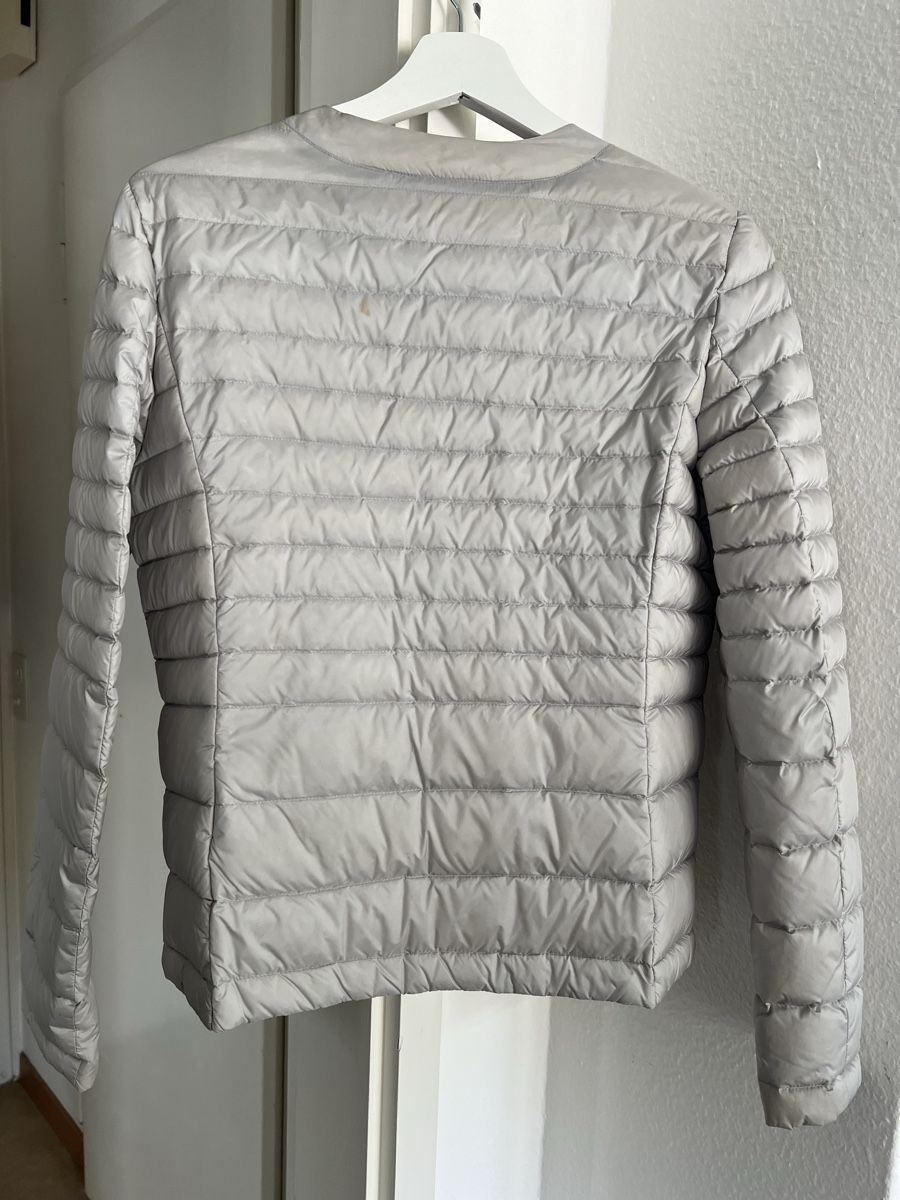 Woolrich Giacche: Daunenjacke Woolrich, Grösse M, Farbe Hellgrau / silber – Nuovo (secondo la descrizione) da Zürich venduto da sellingmystuff1 2