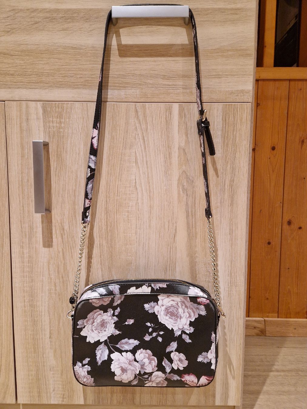 Guess Borse da donna: Guess Handtasche, Tasche, Umhängetasche – Usato da Saanenmöser venduto da 60ies 2