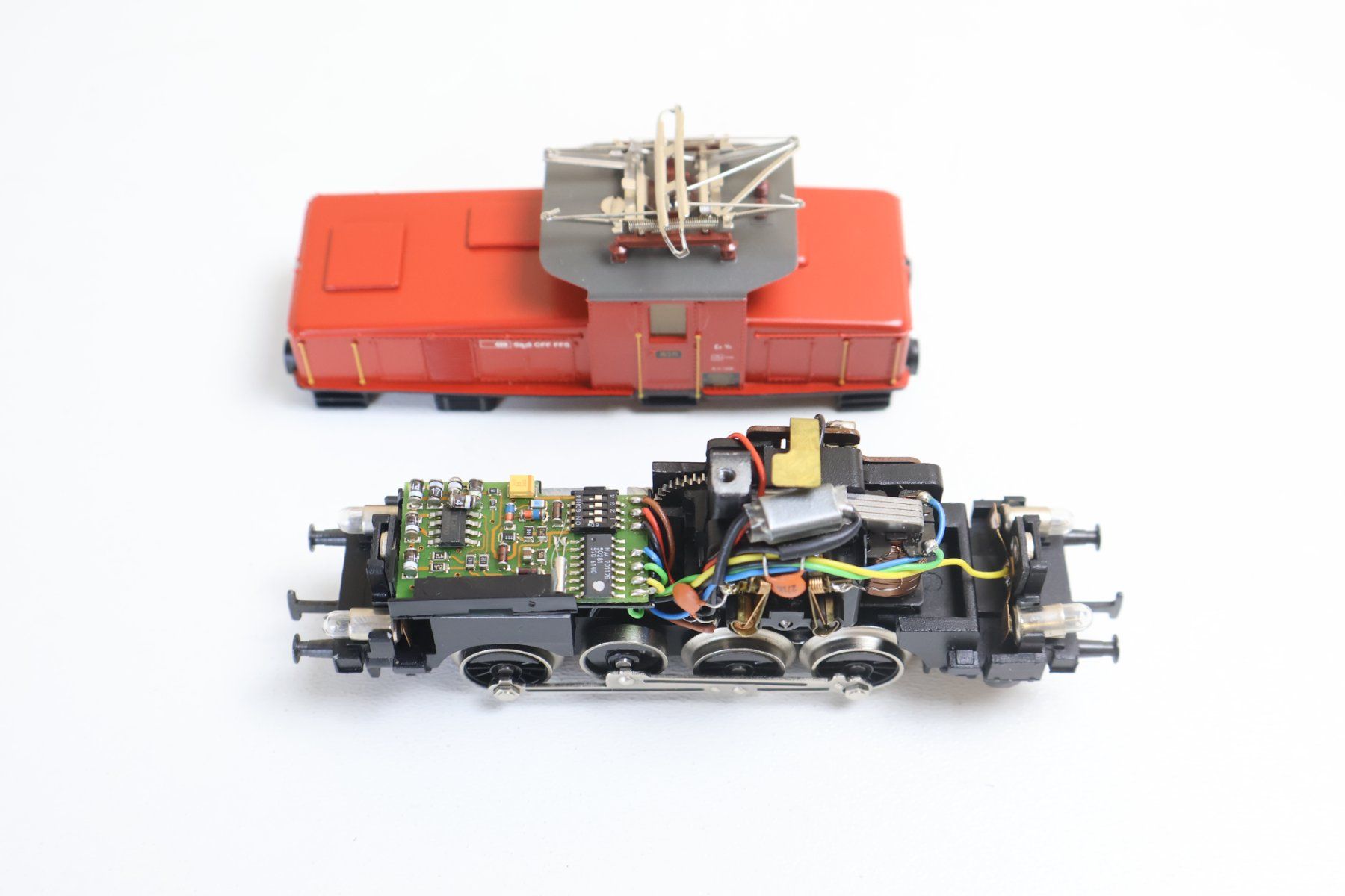 Märklin Modelleisenbahnen: Märklin SBB Ee 3/3 Rangier E-Lok - Digital H0 – Gebraucht aus Winterthur von Monstera 1