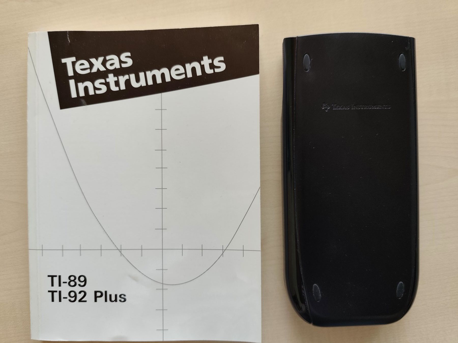 Calcolatrici tascabili: Texas Instruments TI-89 Titanium Rechner m. Anleitung & H... – Nuovo (secondo la descrizione) da Gebenstorf venduto da Romek 2