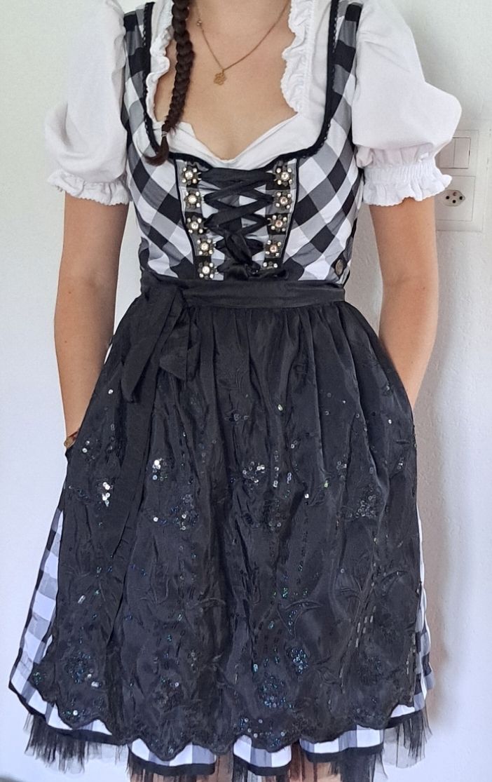 Robes: Dirndl Marjo Grösse 36  – D'occasion à Boniswil par Motze0