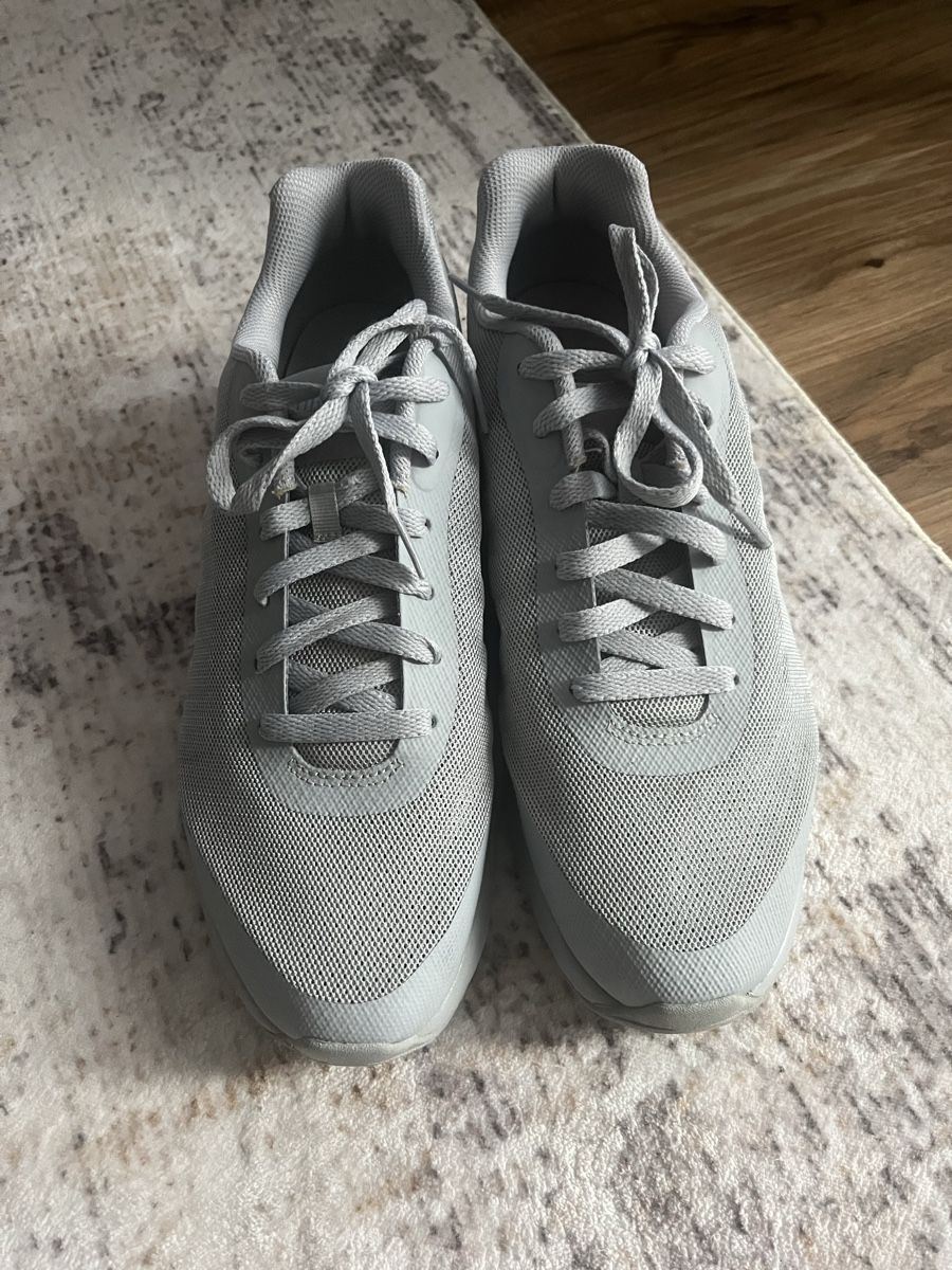 Nike Herrenschuhe: Nike Laufschuhe Grösse 44.5 – Gebraucht aus Zug von jla_h7zm 1