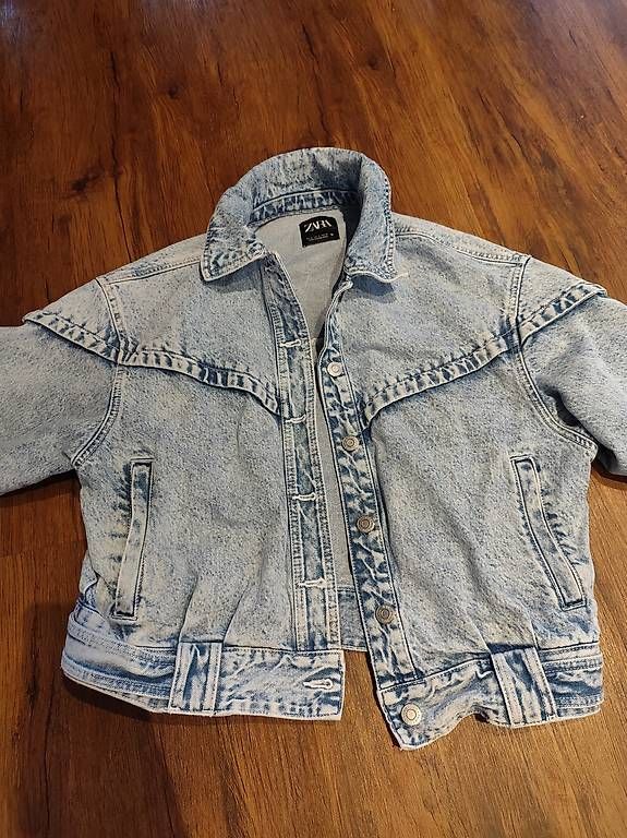 Jacken: Zara Jeansjacke  – Gebraucht aus Flums von tin_zk28