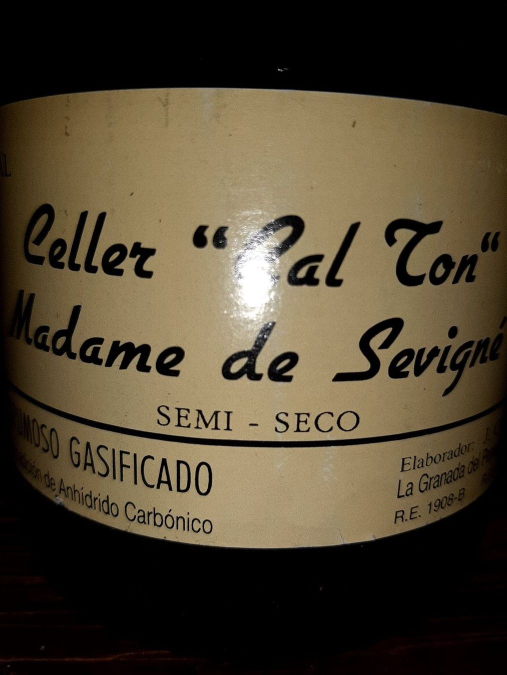 Vino: mousseux espagnol semi secco – Nuovo (secondo la descrizione) da Le locle venduto da juliensaran