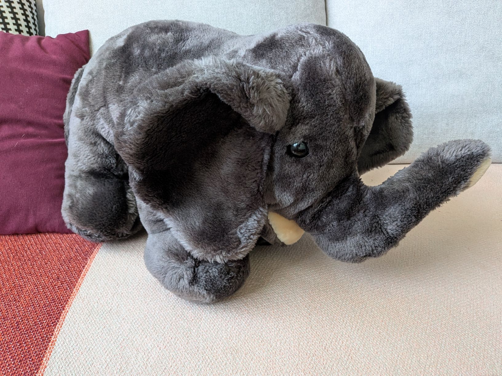 Spielzeuge: Elefant Plüschtier gross  – Gebraucht aus Zürich von Lalelu011 1