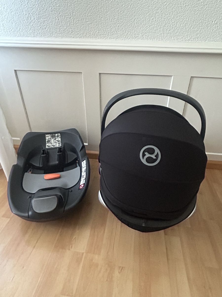 Cybex Seggiolini per auto: Cybex Babyschale Cloud Q mit Base Q-fix, Isofix schwarz – Usato da Rapperswil SG venduto da lilkate 1