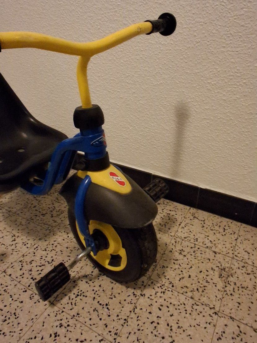 Puky Fahrzeuge für Kinder: Puky Dreirad mit Schiebestange – Gebraucht aus Bern von KavIndustries 2