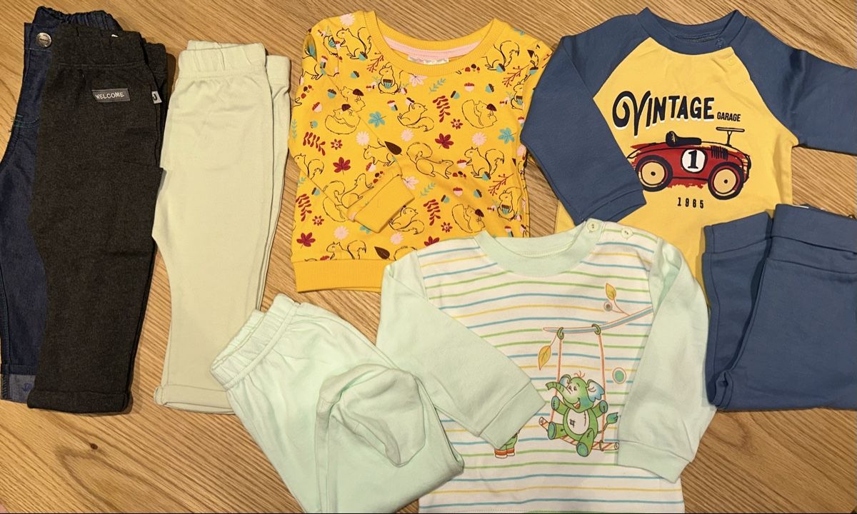 Lotti & Set di vestiti: Babykleider Grösse 74 – Nuovo (secondo la descrizione) da Spiez venduto da Brnas 2