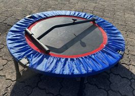 Trampolin mit Haltestange, Neu und unbenutzt !