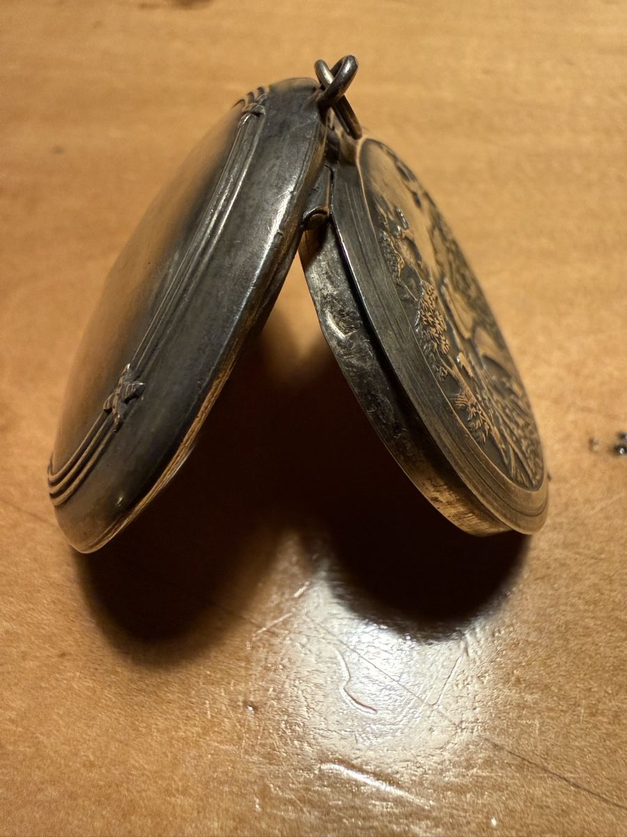 Accessori: Ancienne boîte à mouches en argent – Usato da Les Bayards venduto da aout 4