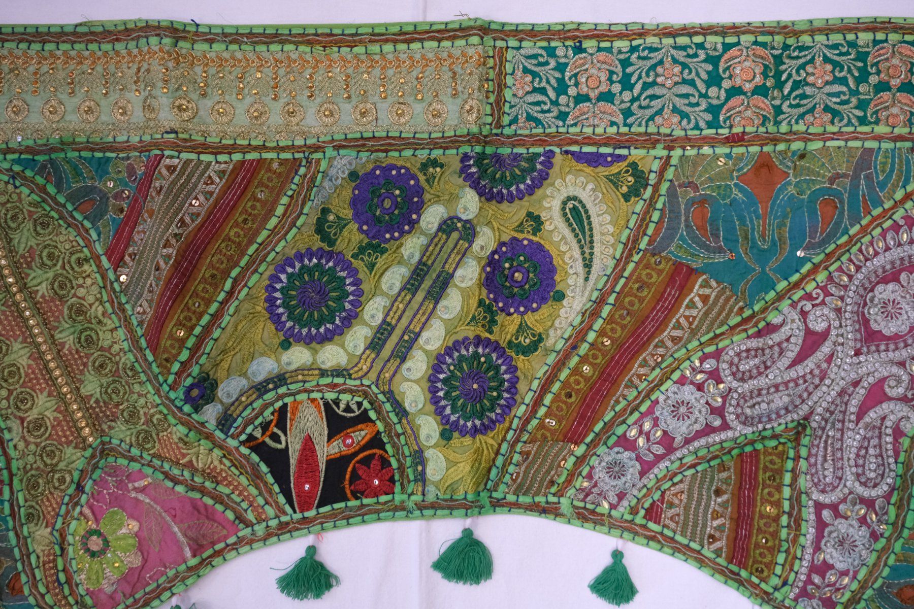 Tutte le decorazioni: Indischer Wandbehang Türbogen Dekoration Patchwork – Nuovo (secondo la descrizione) da Zürich venduto da Masala-Oase 2