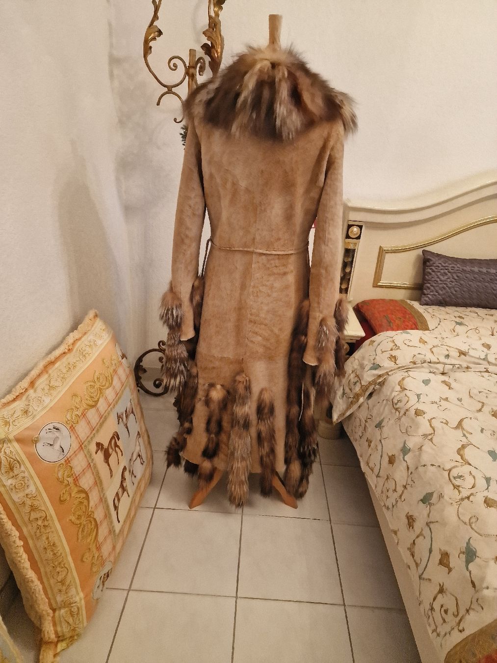 Cappotti: Roberta Scapra Lammfell Mantel. Gr.40 – Usato da Oberglatt ZH venduto da Alischa1 2