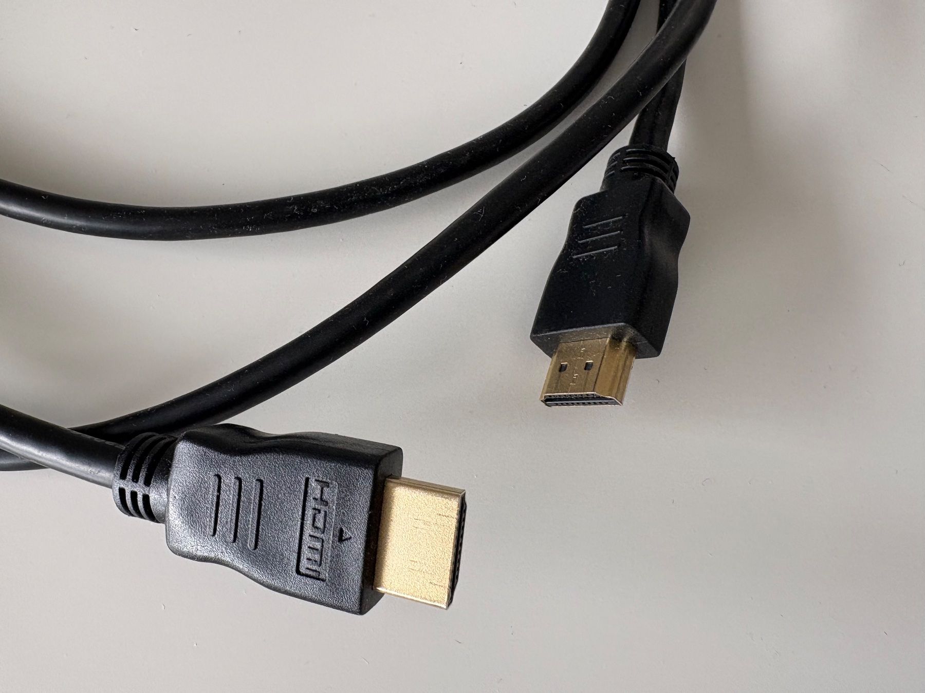 Cavi: 2 x cables HDMI – Usato da Lausanne venduto da opi_92cn 2