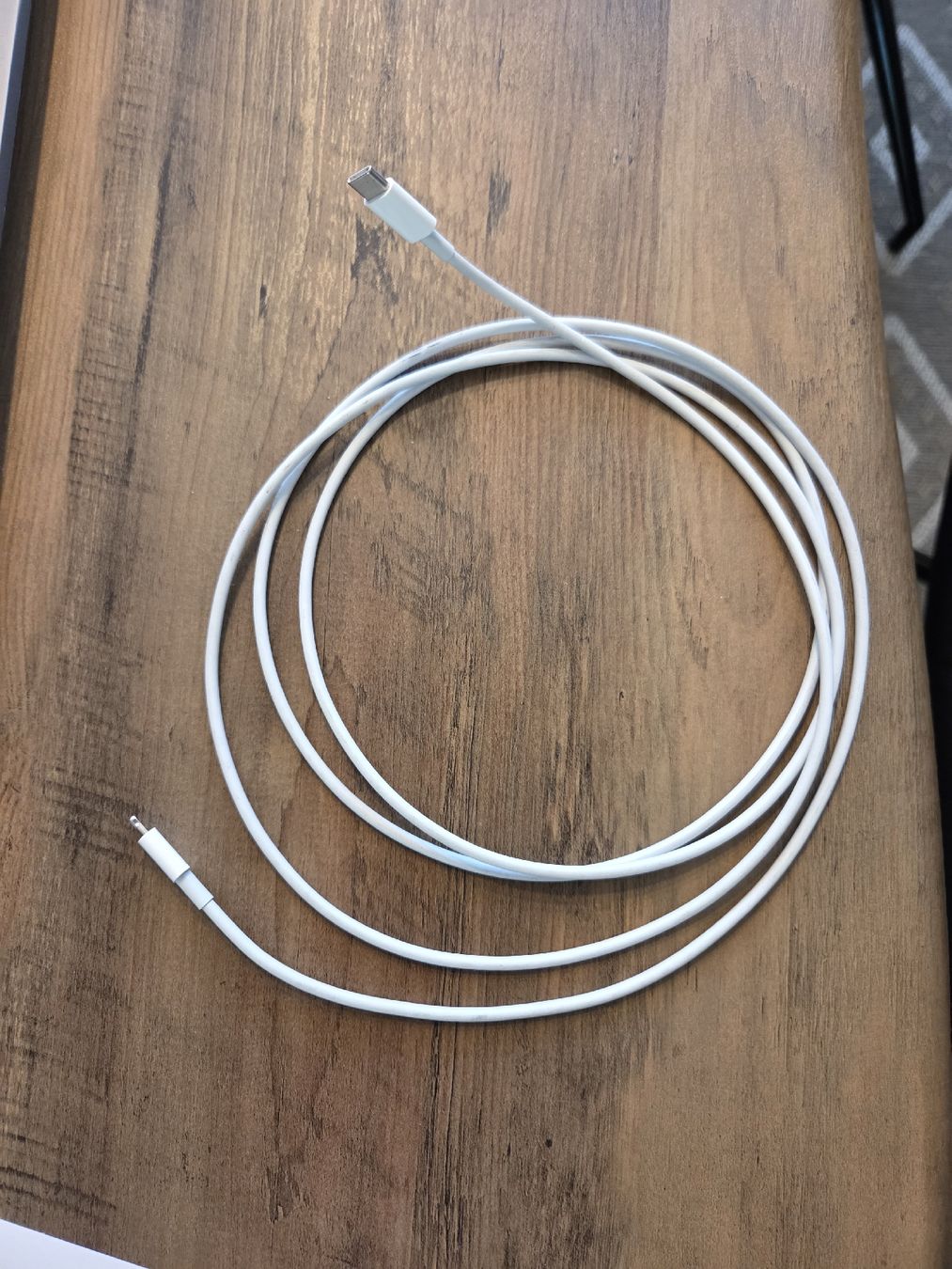 Apple Cavi: Ladekabel USB-C auf Lightning Weiss Apple 2m – Usato da Jona venduto da Keller_dani