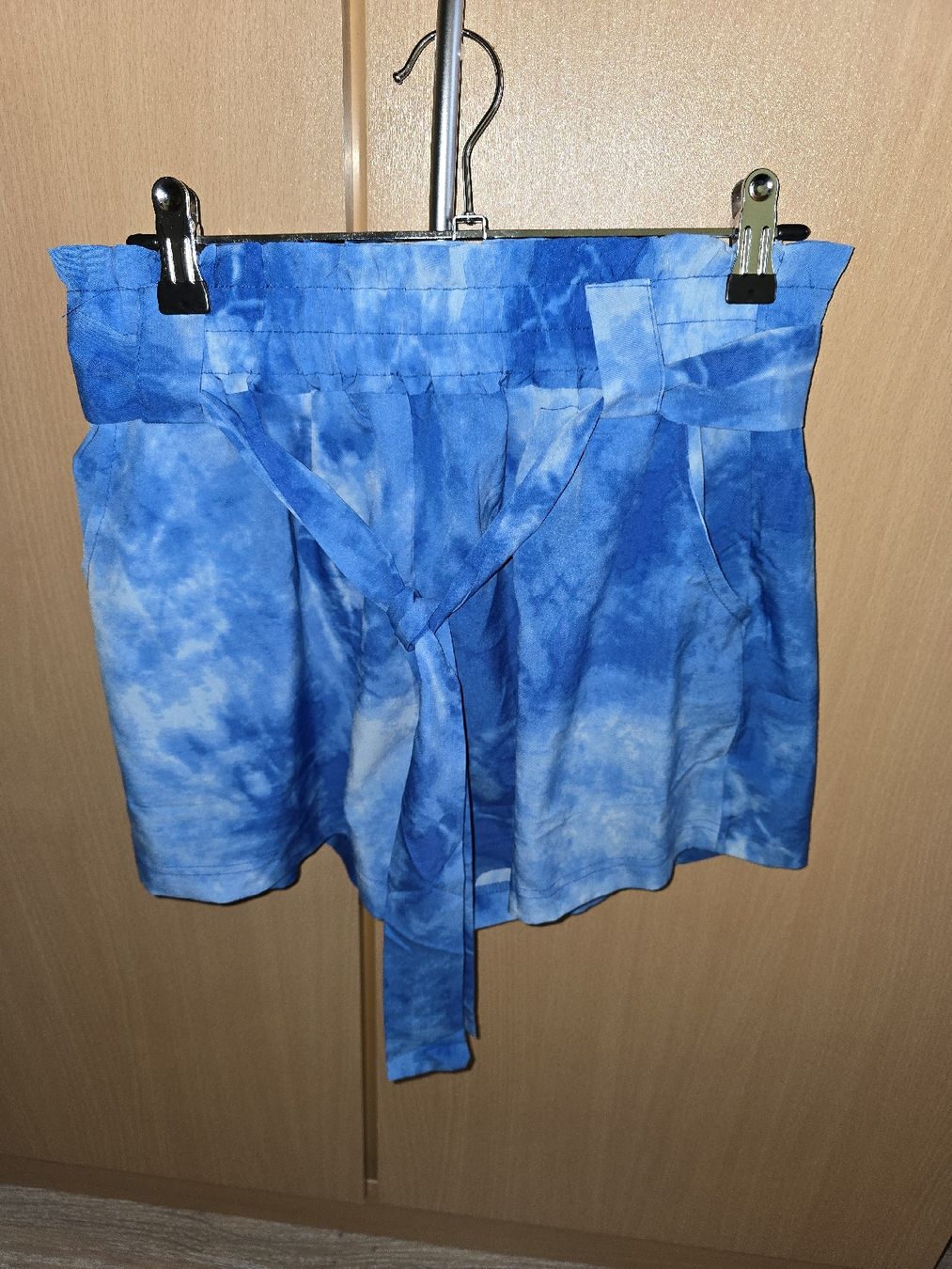 Pantaloni: Short M/L, bleu, léger – Nuovo (secondo la descrizione) da La Neuveville venduto da Diamise