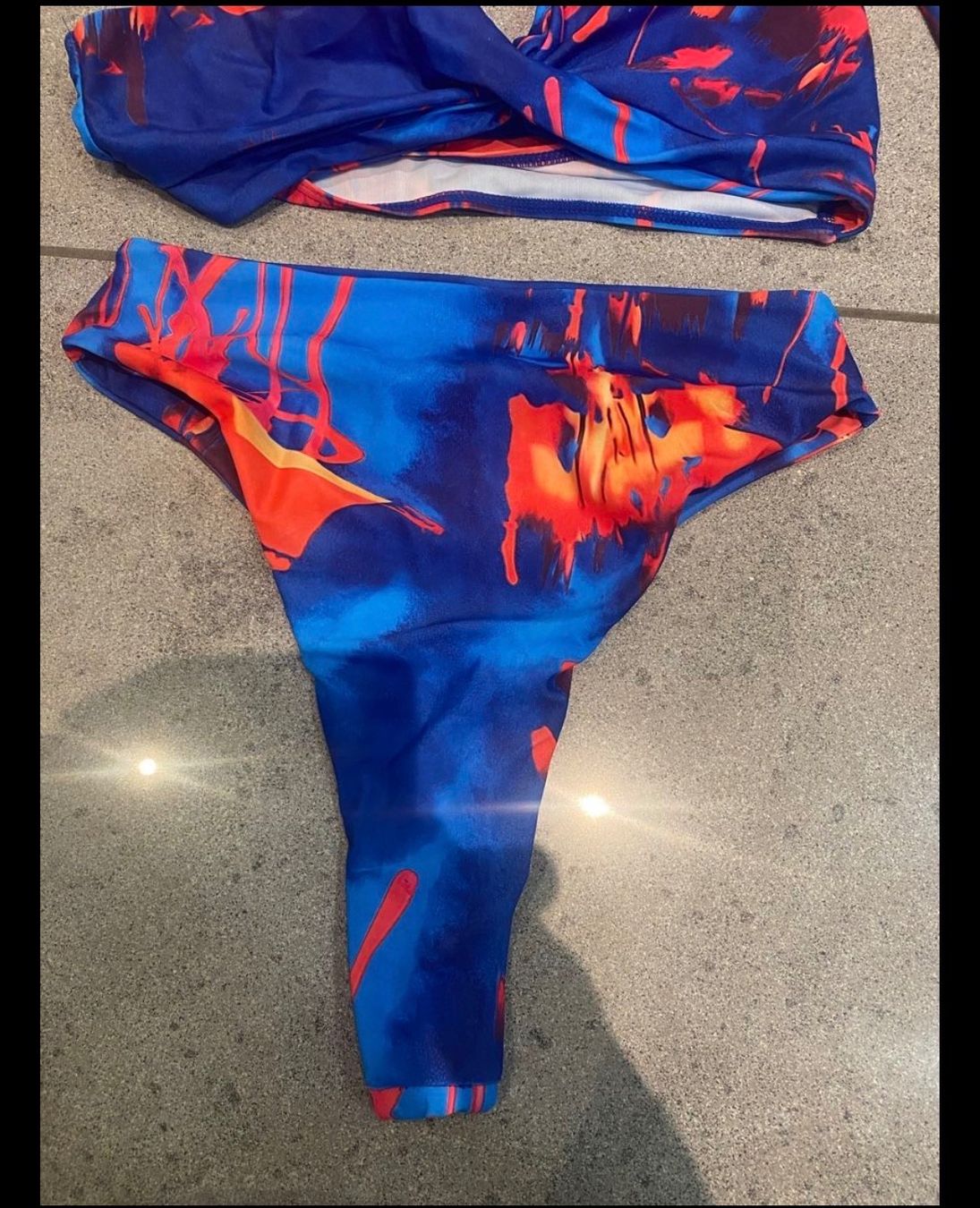 Badekleider & Bikinis: 2 Sommerlicher Retro-Bikini, Grösse M.Orange/Blau gemustert – Neu und originalverpackt aus Haag (Rheintal) von 2026Top 6