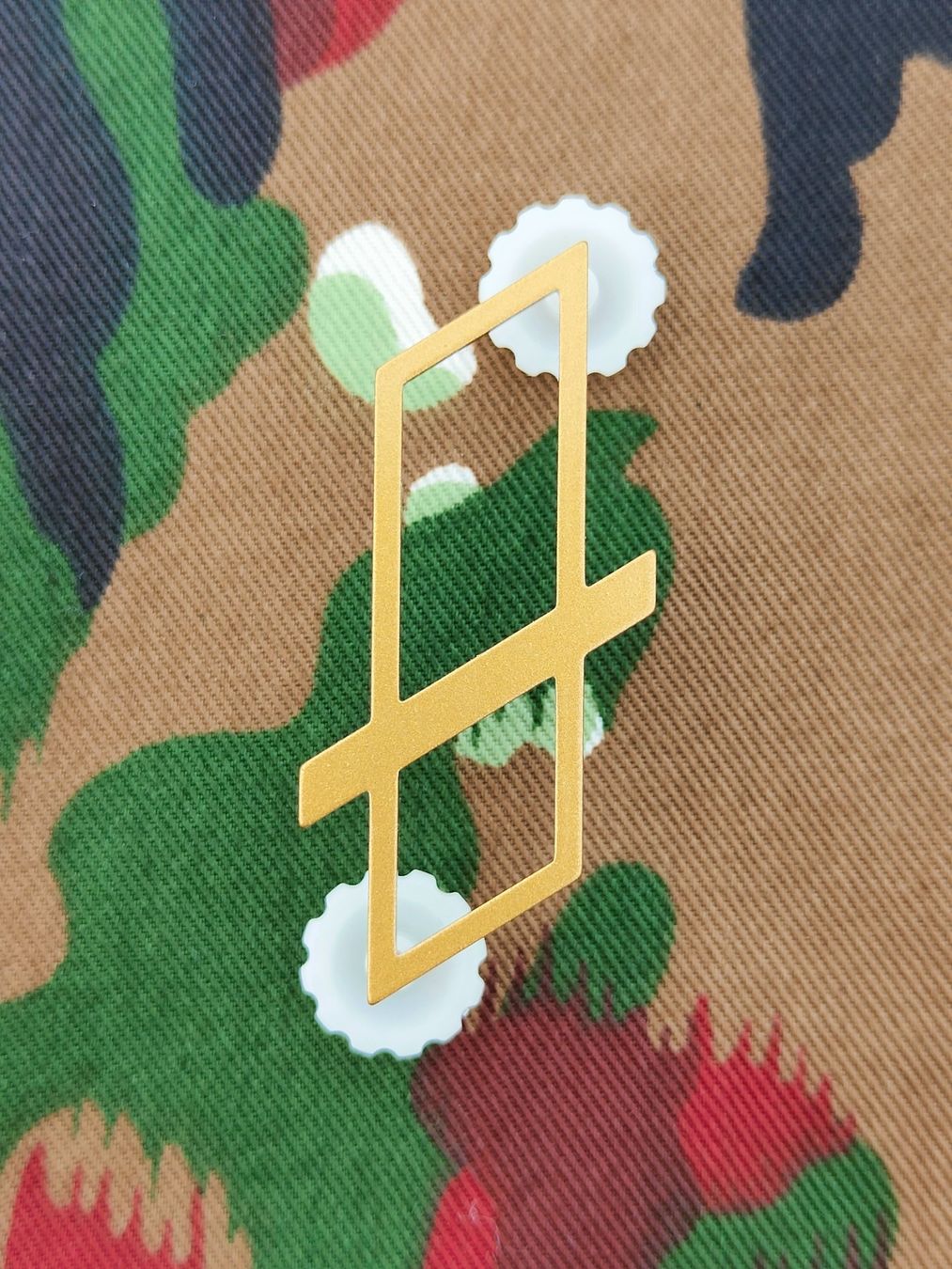 Schweizer Armee Placchette & Badge: Gradabzeichen Leutnant Ord. 1990, Variante 1 – Usato da Bauma venduto da SwissMilitaria