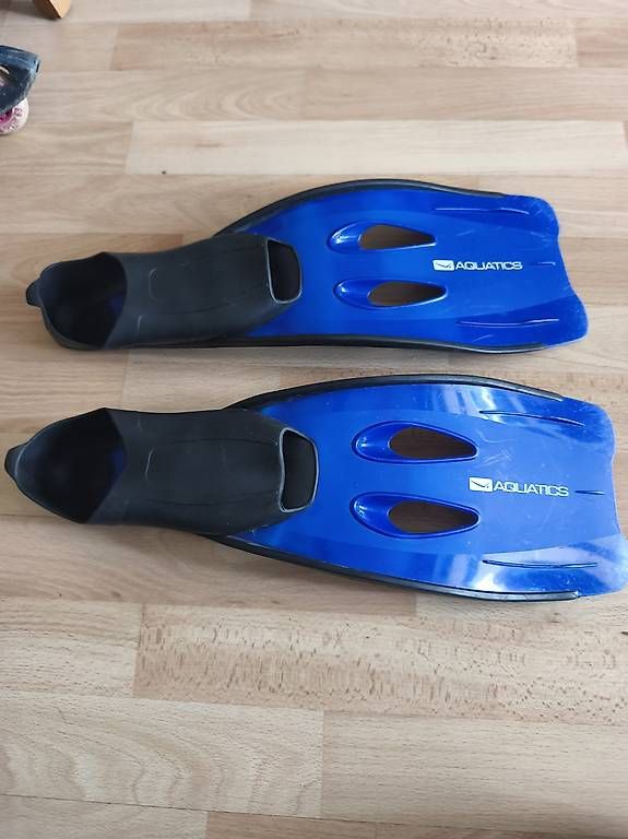 Flossen, Masken & Schnorchel: Flossen Grösse 33-35 – Gebraucht aus Basel von lara.isler