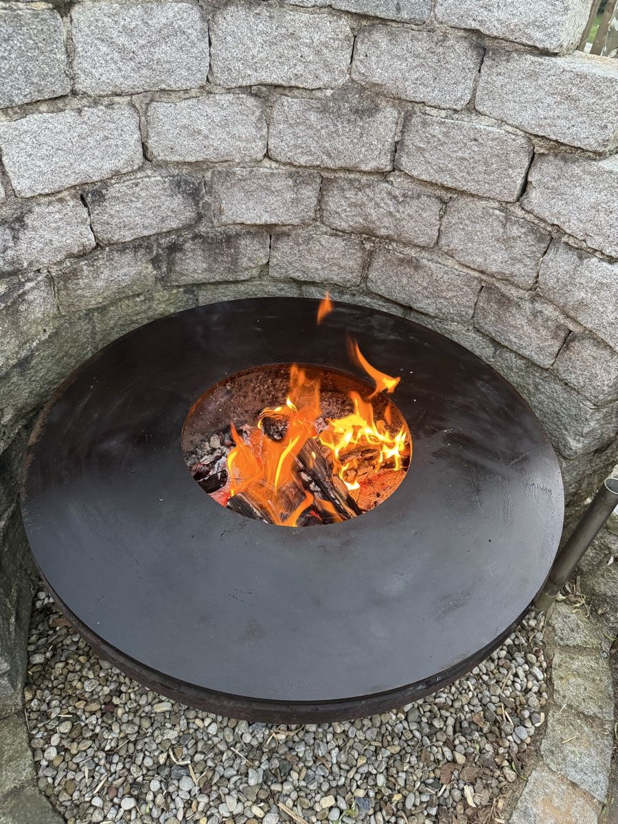 Cheminée d'extérieur: Feuerschale mit Grillring  – D'occasion à schwellbrunn par stubi78 1