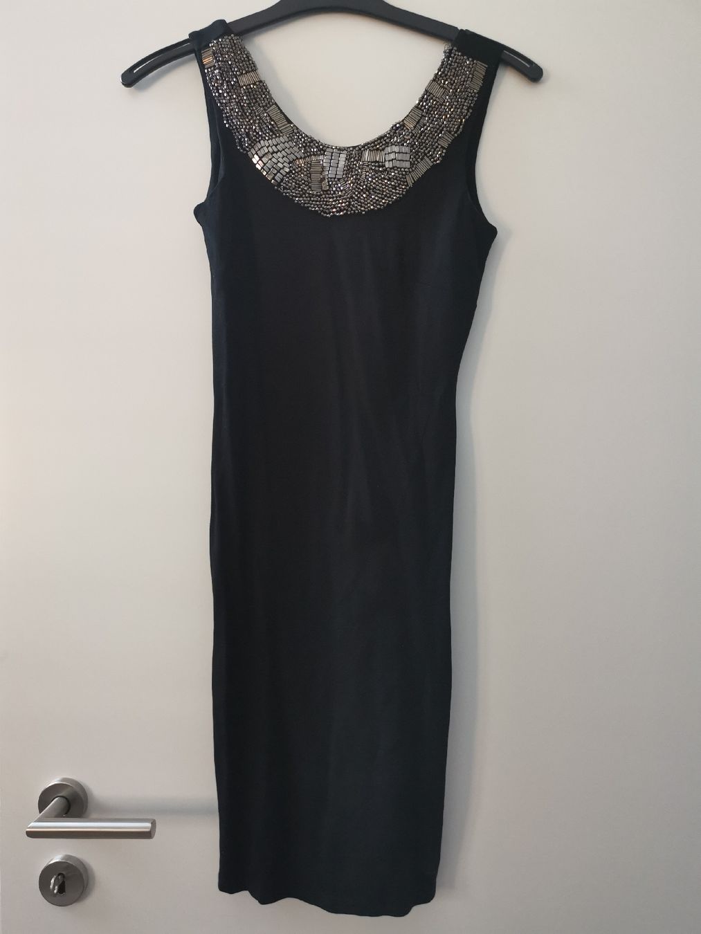 Anna Field Kleider: Anna Field Kleid schwarz Perlen Gr. 36 Party Elegant – Gebraucht aus Hergiswil NW von Pexiilexii